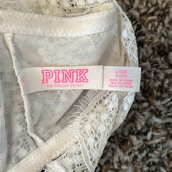 Vs pink lace bras 2 - Picture 7 of 10